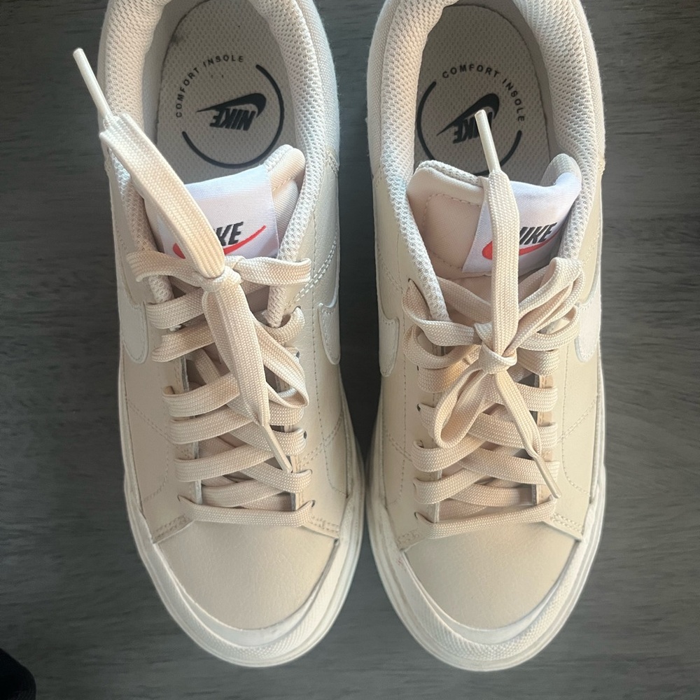 Nike Court Legacy Lift